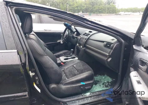 2014 Toyota Camry Se V6/Xle V6 z USA, uszkodzony, nr VIN 4T1BK1FK4EU541419